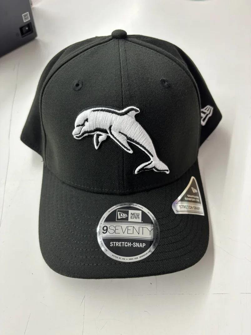 NRL-Dolphins-970SS-Snapback-Cap-Black-White-Front.webp NRL Dolphins 970SS Snapback Cap Black White Front View