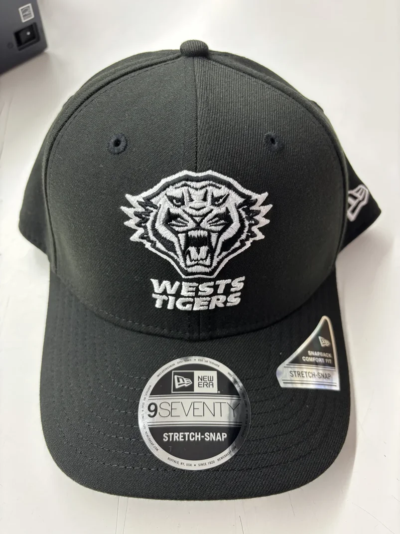 NRL-Tigers-970SS-Snapback-Cap-Black-White-Front.webp NRL Tigers 970SS Snapback Cap Black White Front View