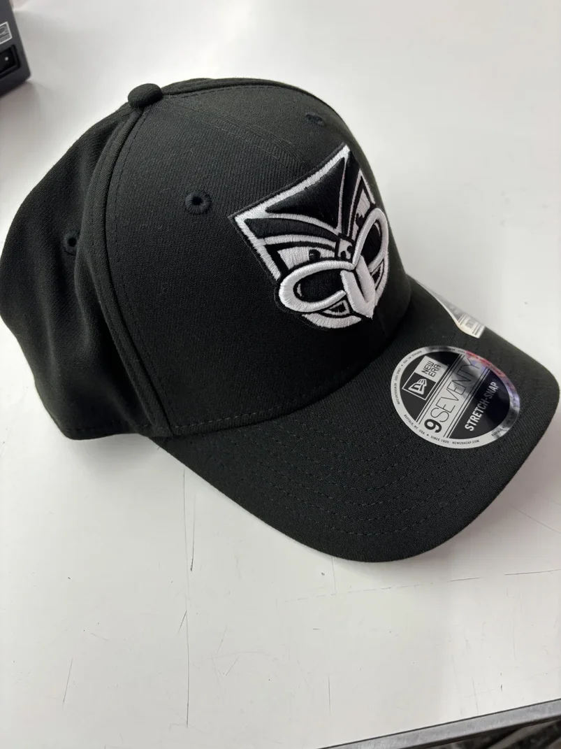 NRL-Warriors-970SS-Snapback-Cap-Black-White-Front-Left.webp NRL Warriors 970SS Snapback Cap Black White Front Left