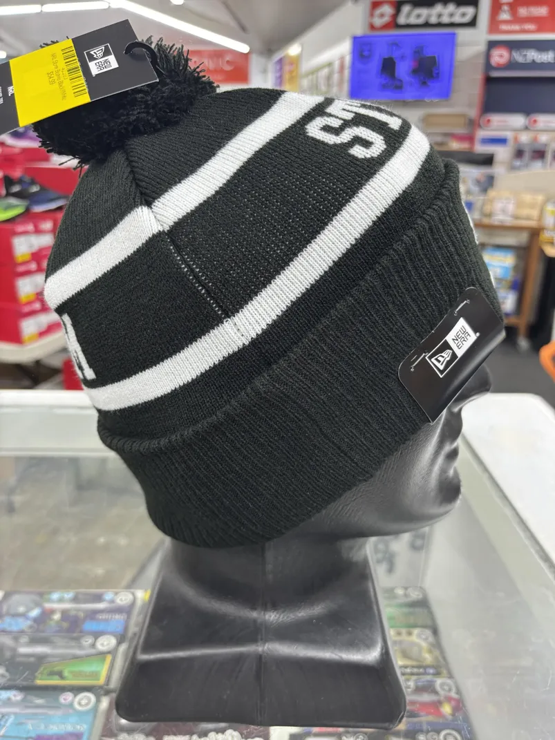 Storm-Beanie-Black-White-Right.webp Storm Beanie Black White Right