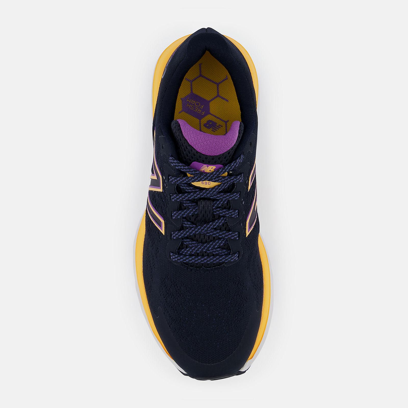 running-new-balance-fresh-foam-680v7-black-con-mystic-purple-y-vibrant-apricot-mujer_3 fresh foam 680v7 mystic purple vibrant apricot top view